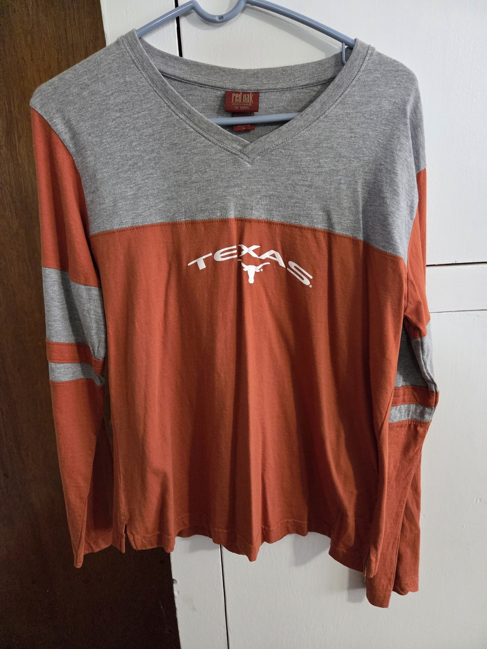 Texas Long Sleeve Colorblock V-Neck Tee - Gray & Rust